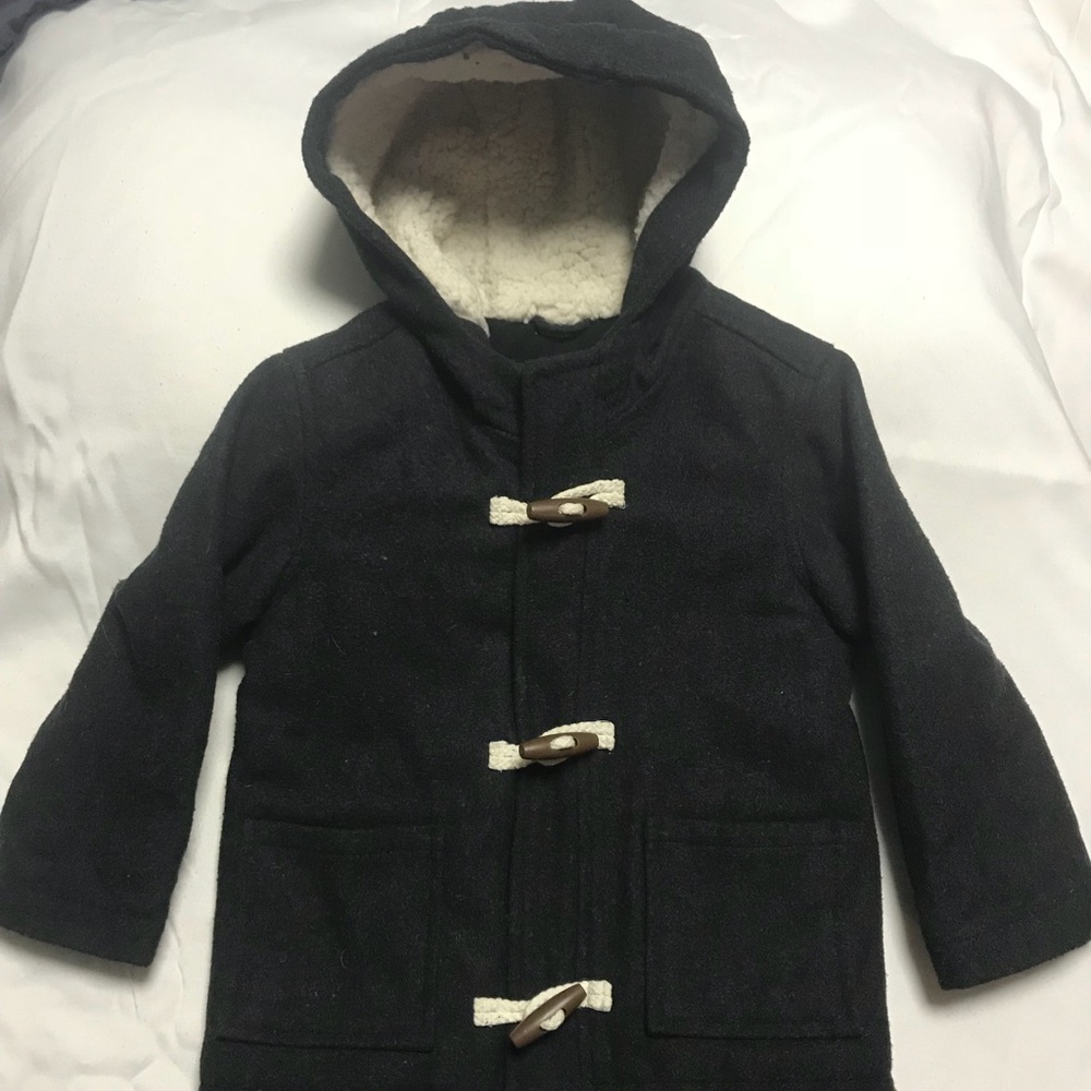 Like new!! Wool toggle coat (with hood). Size 3t.